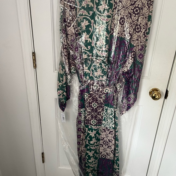 Natori Multicolor Patterned robe - Picture 2 of 3
